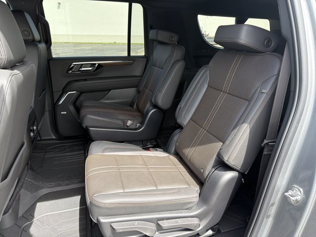 New 2026 Chevrolet Suburban High Country w/ Sun And Tow Package AWD/4WD image 27