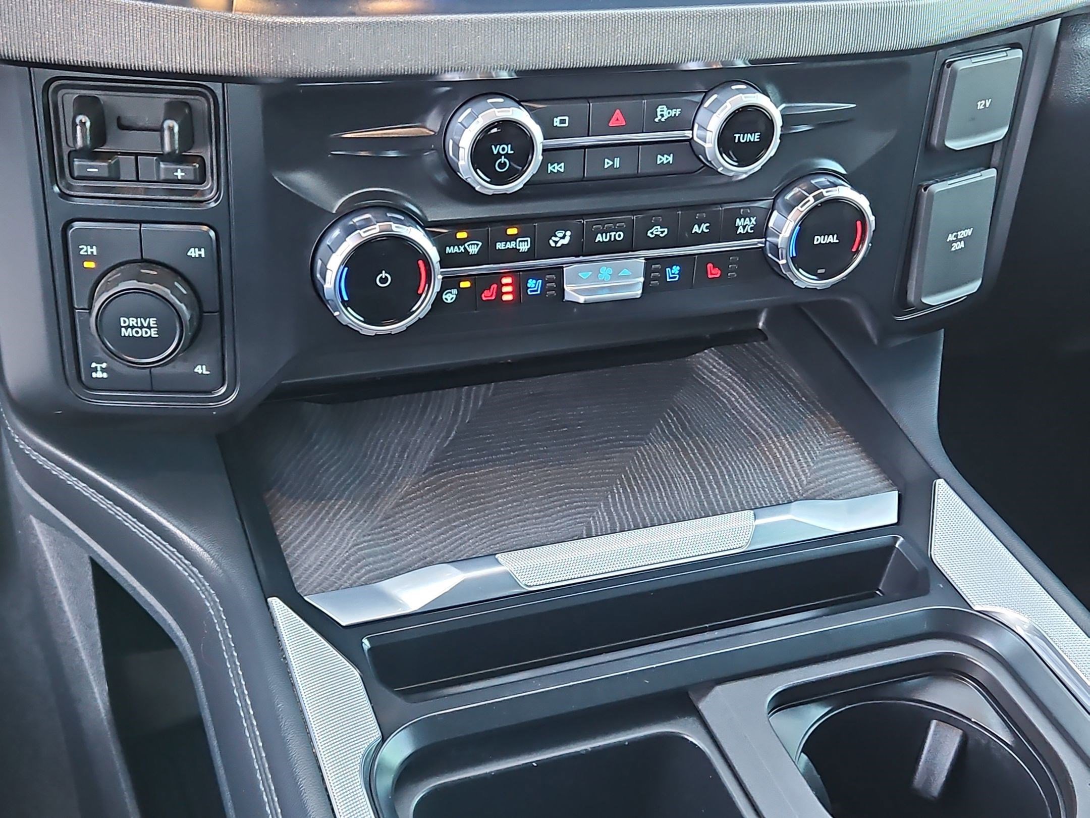 Used 2025 Ford F350 Platinum image 28