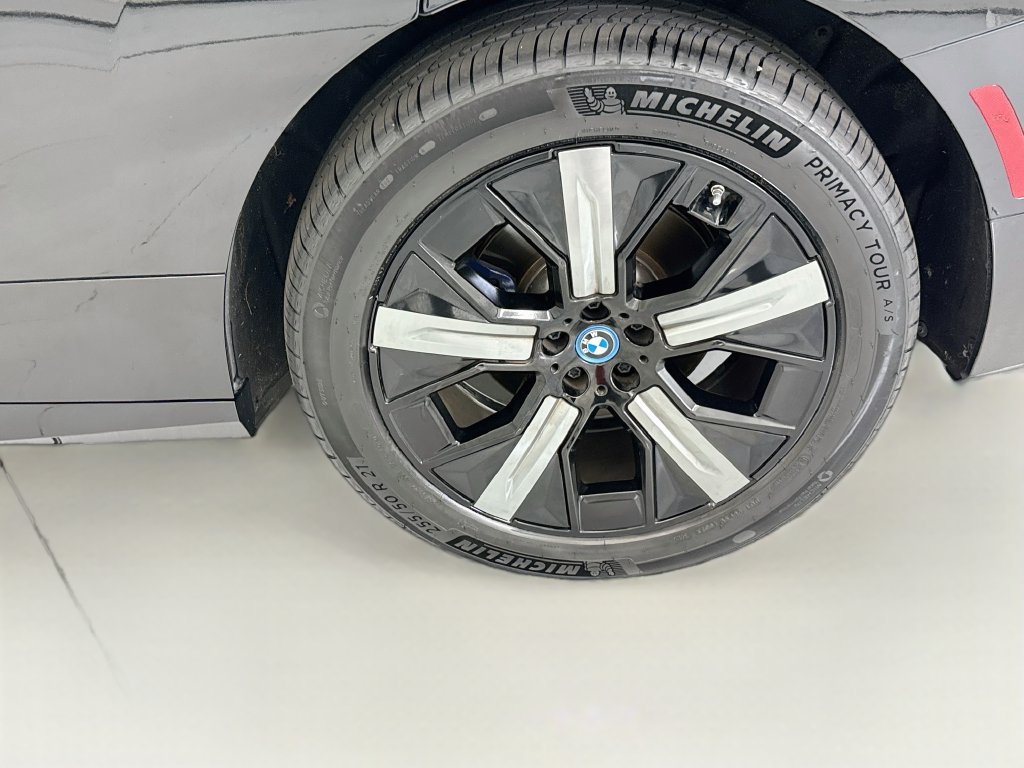 Certified 2024 BMW iX xDrive50 w/ Premium Package AWD/4WD image 29