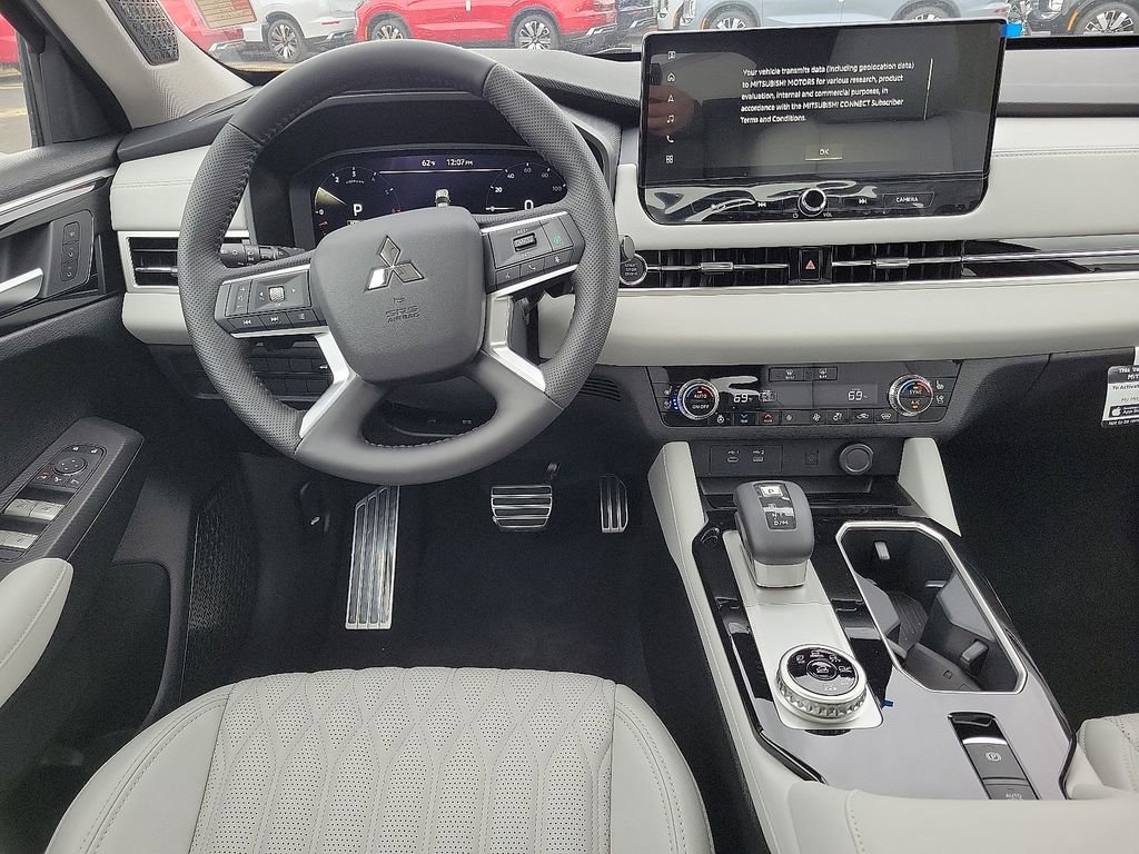 New 2025 Mitsubishi Outlander AWD image 8