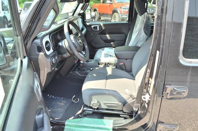 New 2026 Jeep Gladiator Sport AWD/4WD image 14