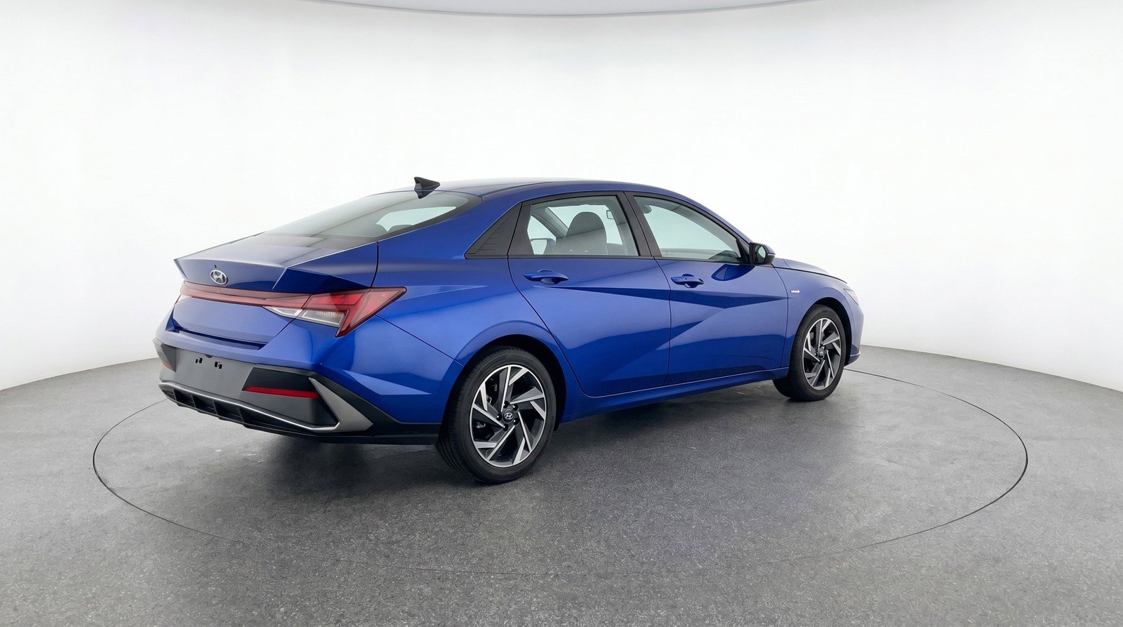 Used 2025 Hyundai Elantra SEL FWD image 9