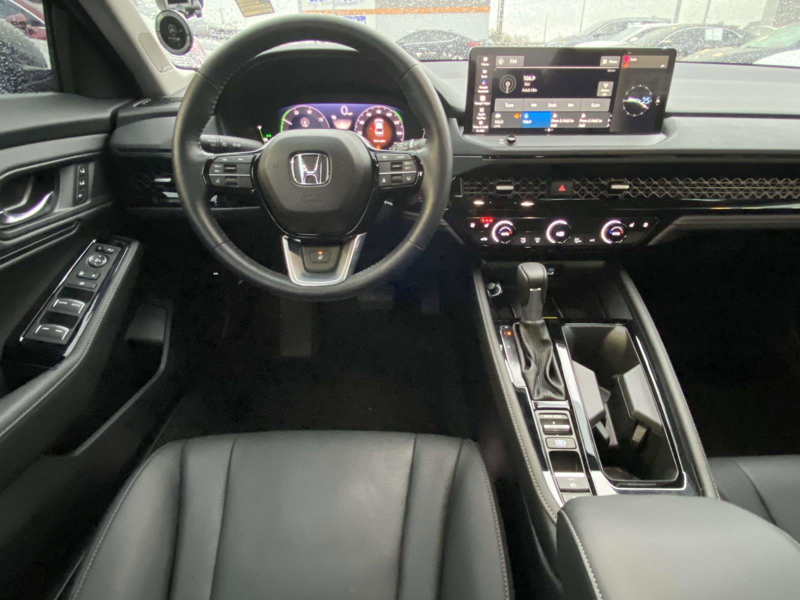 Used 2025 Honda Accord Touring image 9