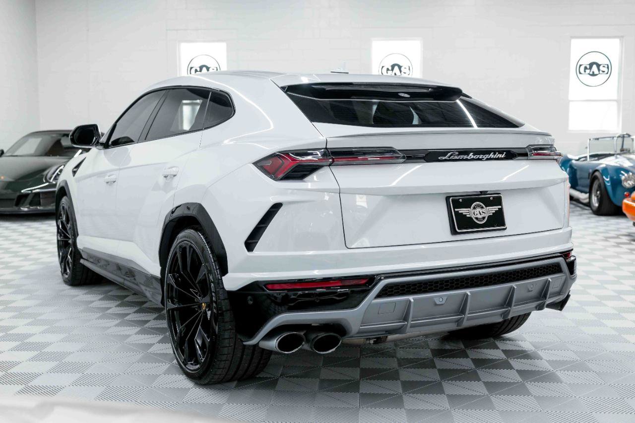 Used 2020 Lamborghini Urus Base image 9