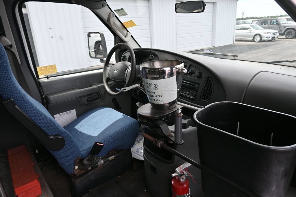 Used 2003 Ford E-450 and Econoline 450 RWD image 18