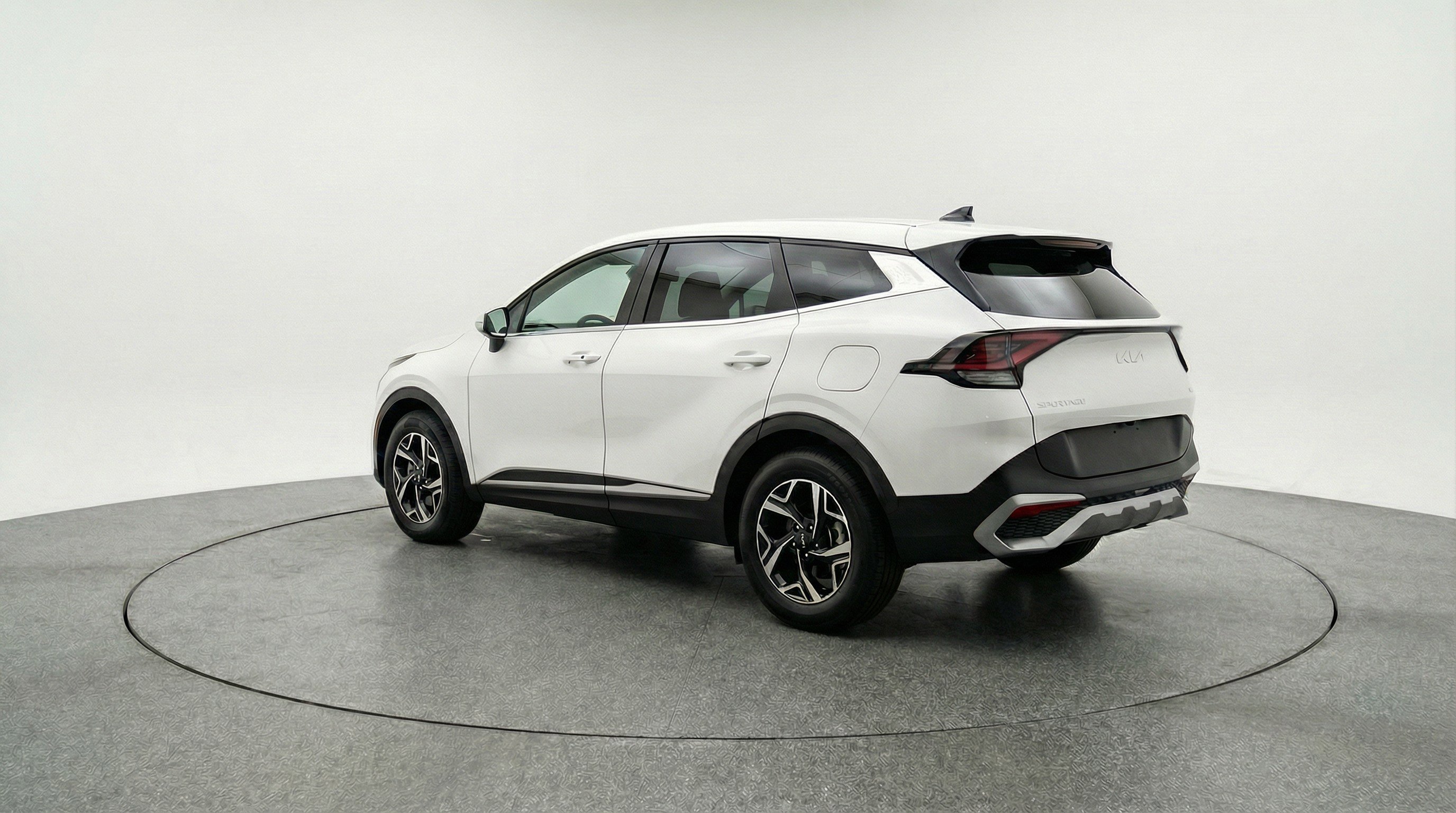 Used 2025 Kia Sportage LX image 6