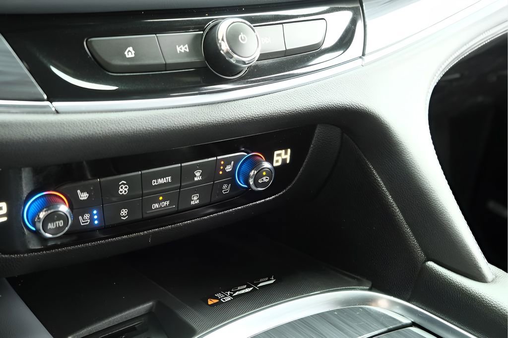Used 2024 Buick Enclave Premium AWD/4WD image 23