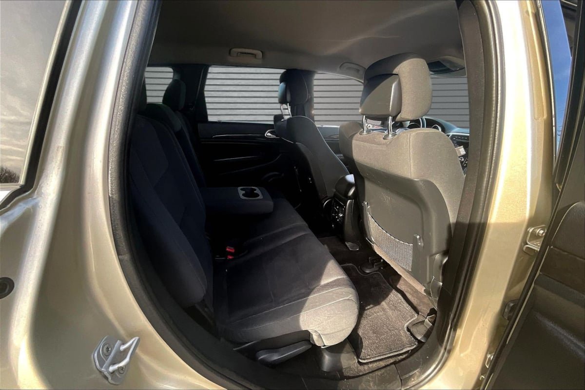 Used 2011 Jeep Grand Cherokee Laredo AWD/4WD image 23
