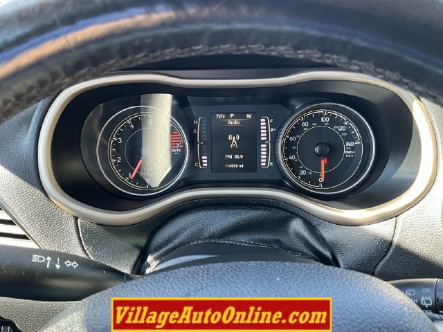 Used 2017 Jeep Cherokee Sport w/ Cold Weather Group FWD image 43