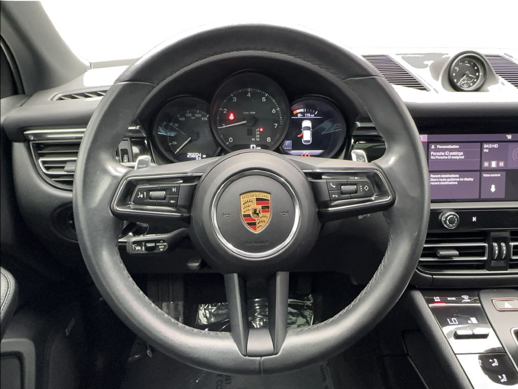 Used 2024 Porsche Macan Turbo AWD/4WD image 39
