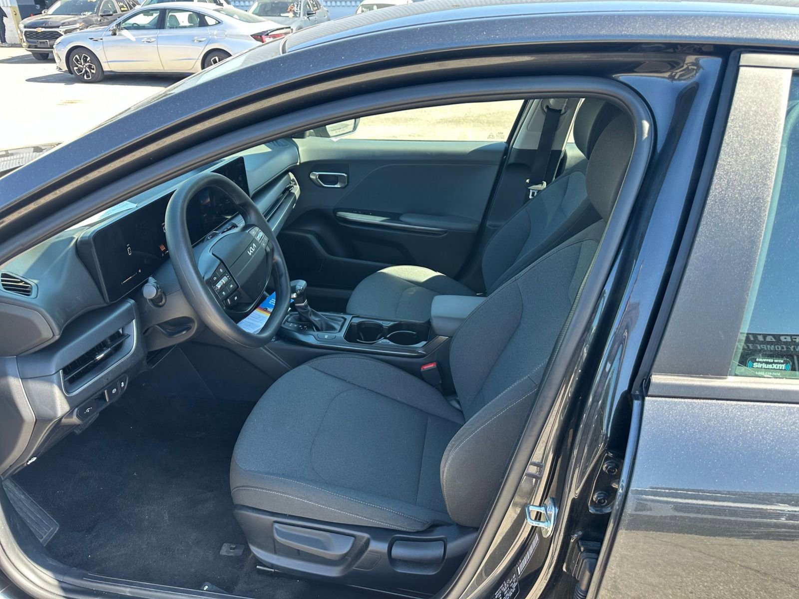 Used 2025 Kia K4 LXS image 24