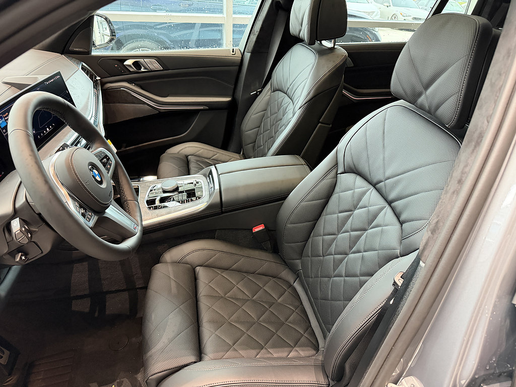 New 2026 BMW X7 xDrive40i w/ M Sport Package AWD/4WD image 12