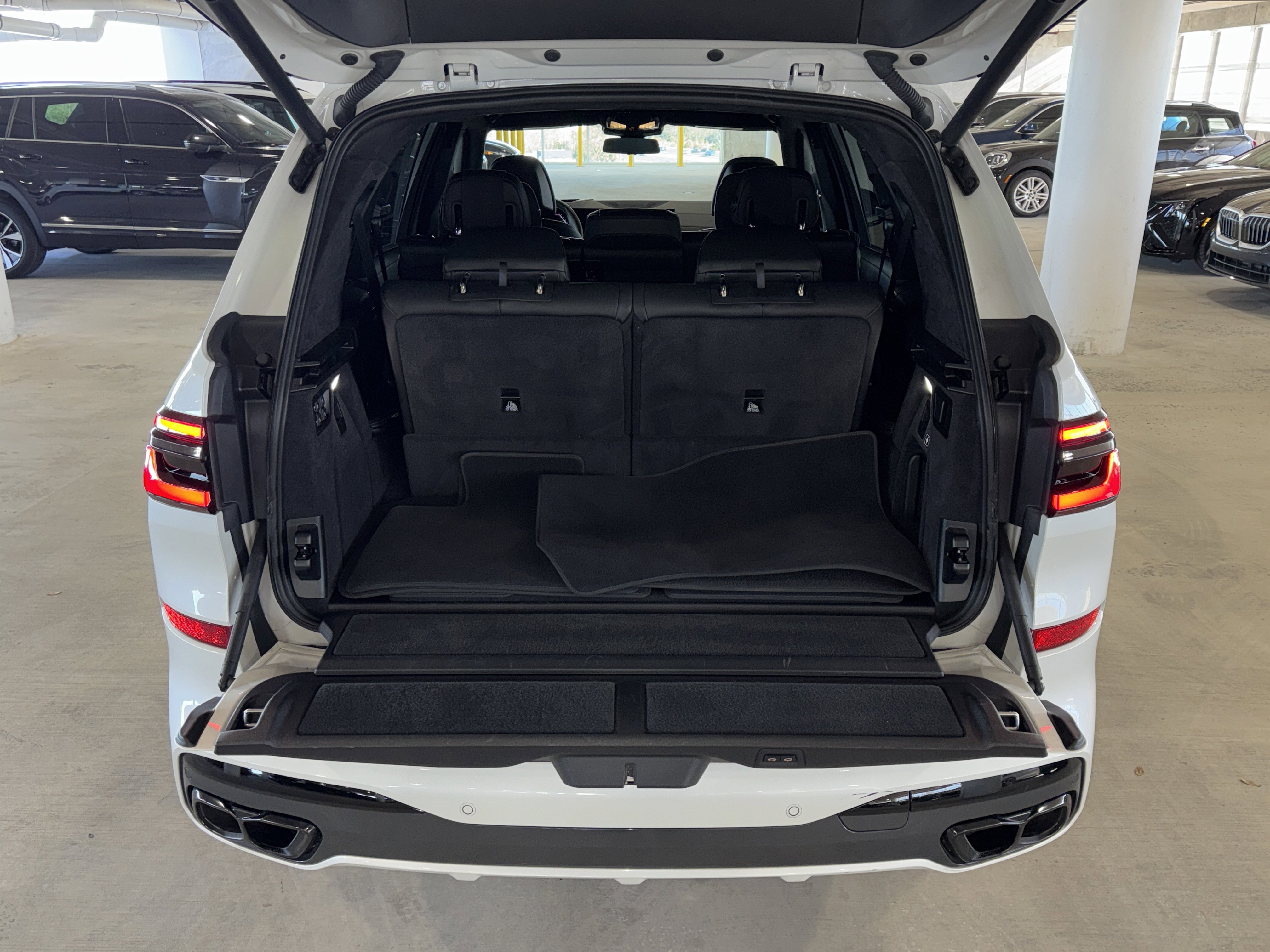 Used 2026 BMW X7 M60i image 14