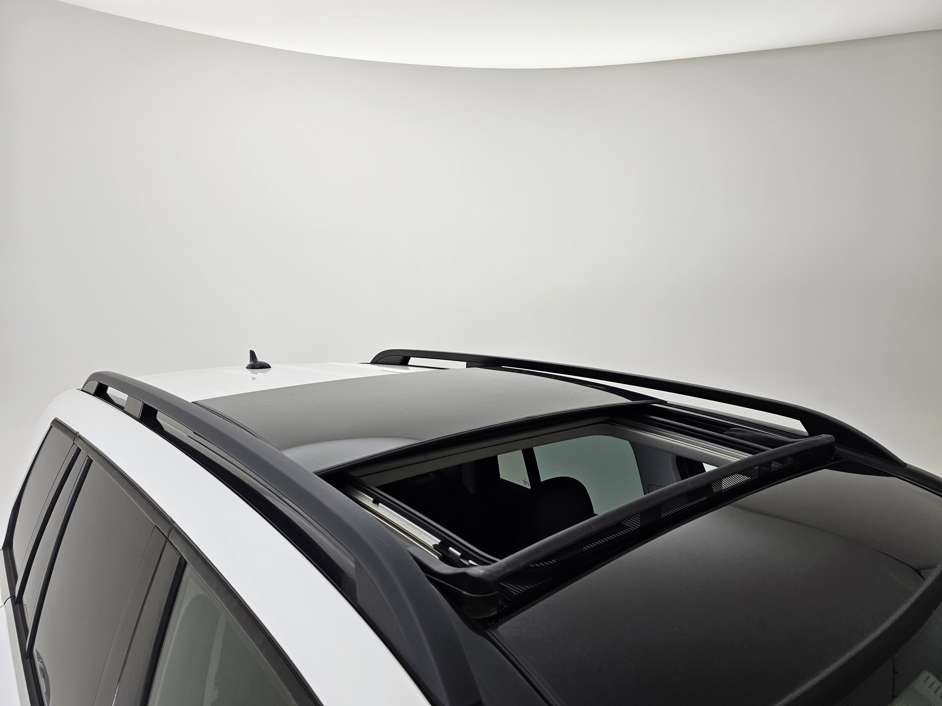 Used 2015 Mercedes-Benz GLK 350 4MATIC image 27