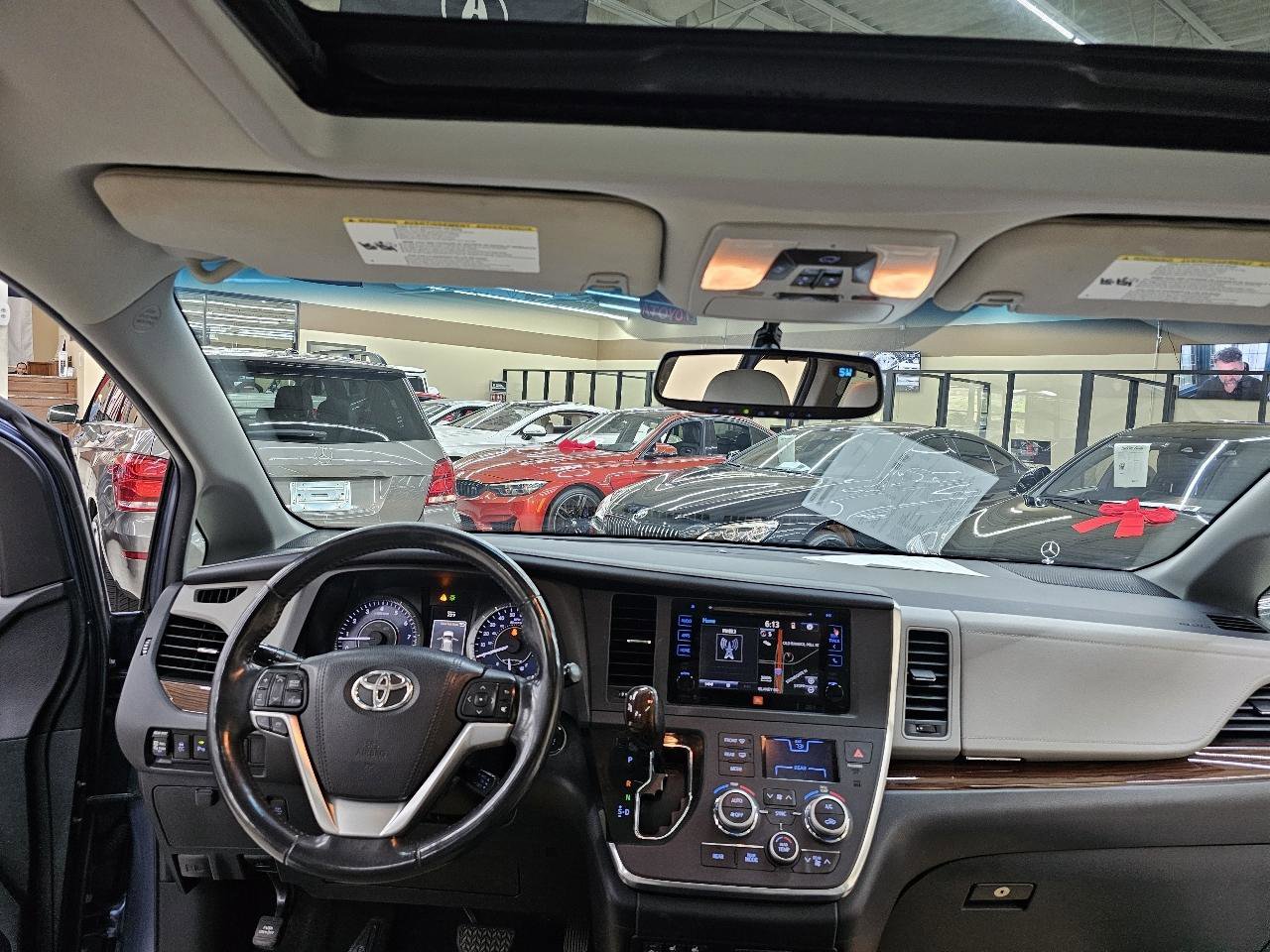Used 2015 Toyota Sienna Limited FWD image 30