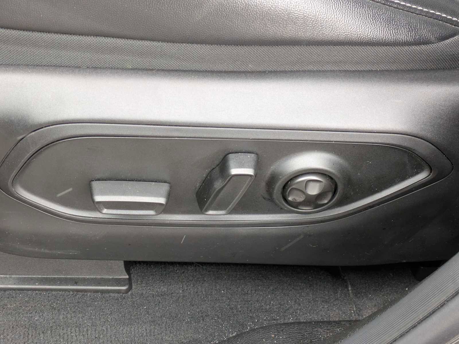 Used 2025 Jeep Grand Cherokee L Limited w/ Trailer Tow Package image 16