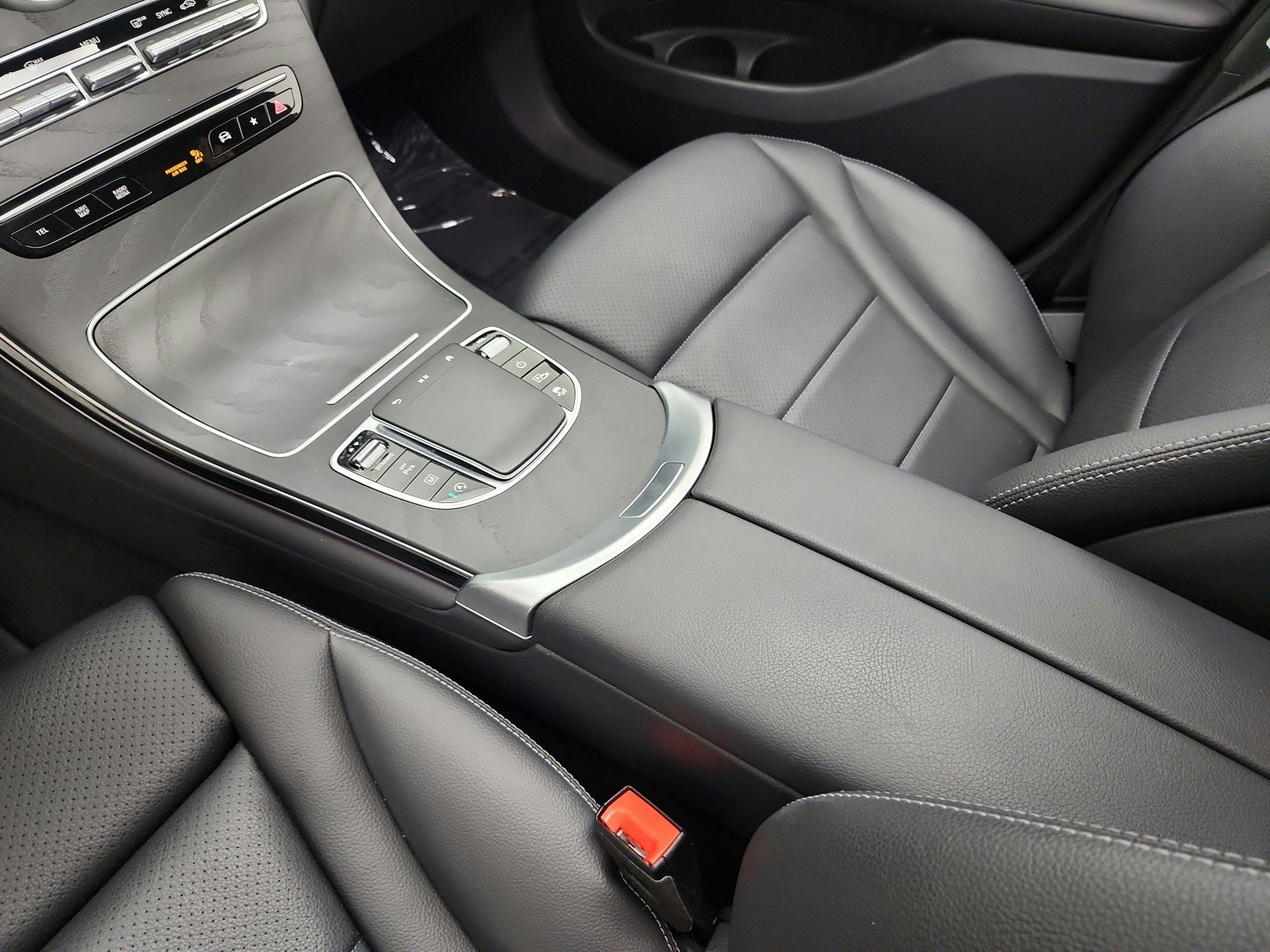Used 2022 Mercedes-Benz GLC 300 4MATIC Coupe image 11