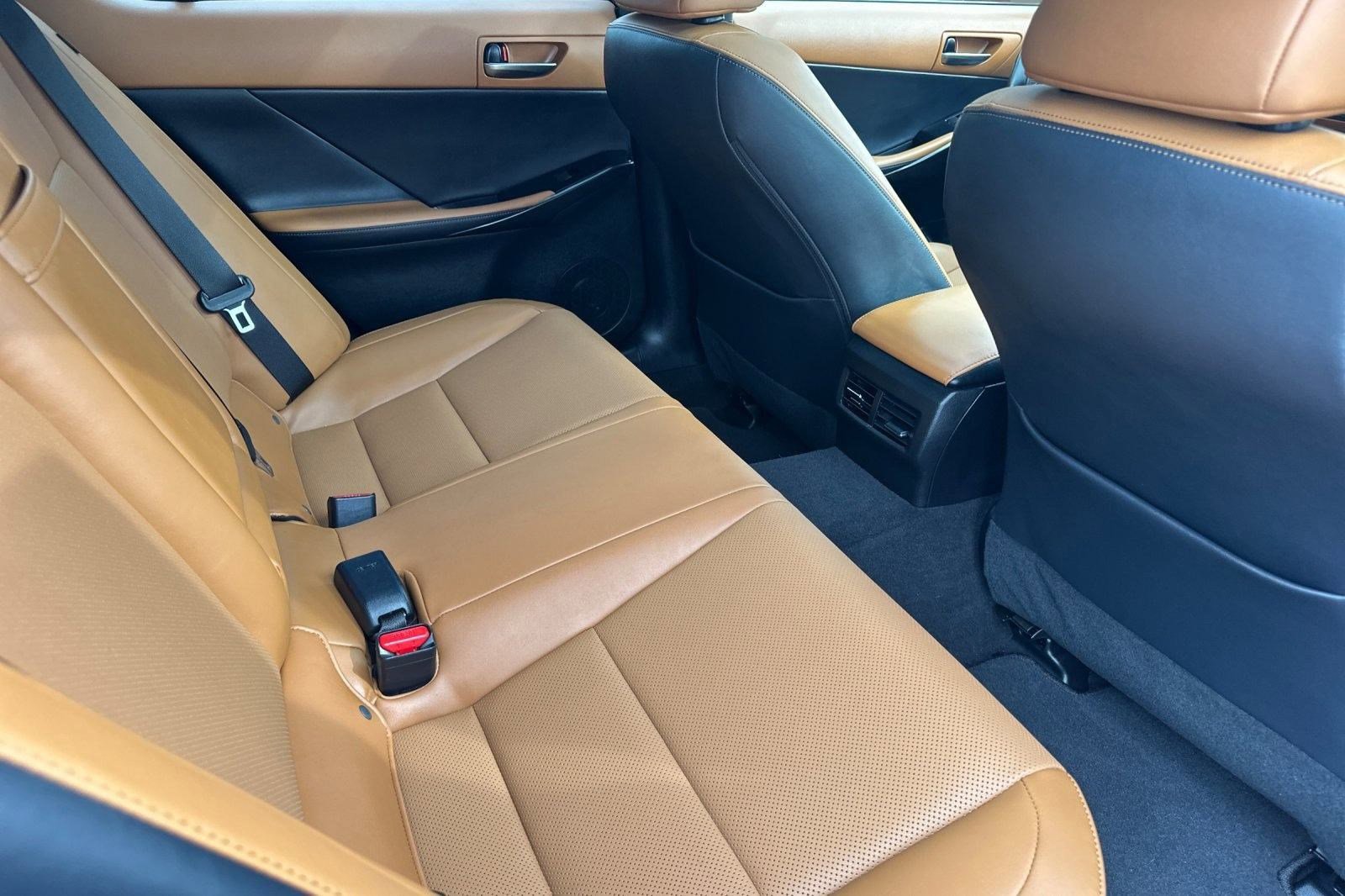 Used 2021 Lexus IS 300 w/ Comfort Package image 29