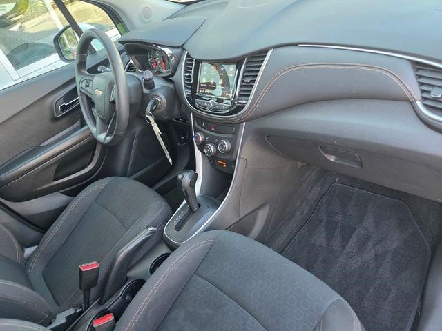 Certified 2022 Chevrolet Trax LS w/ Tint and Cruise Package image 21