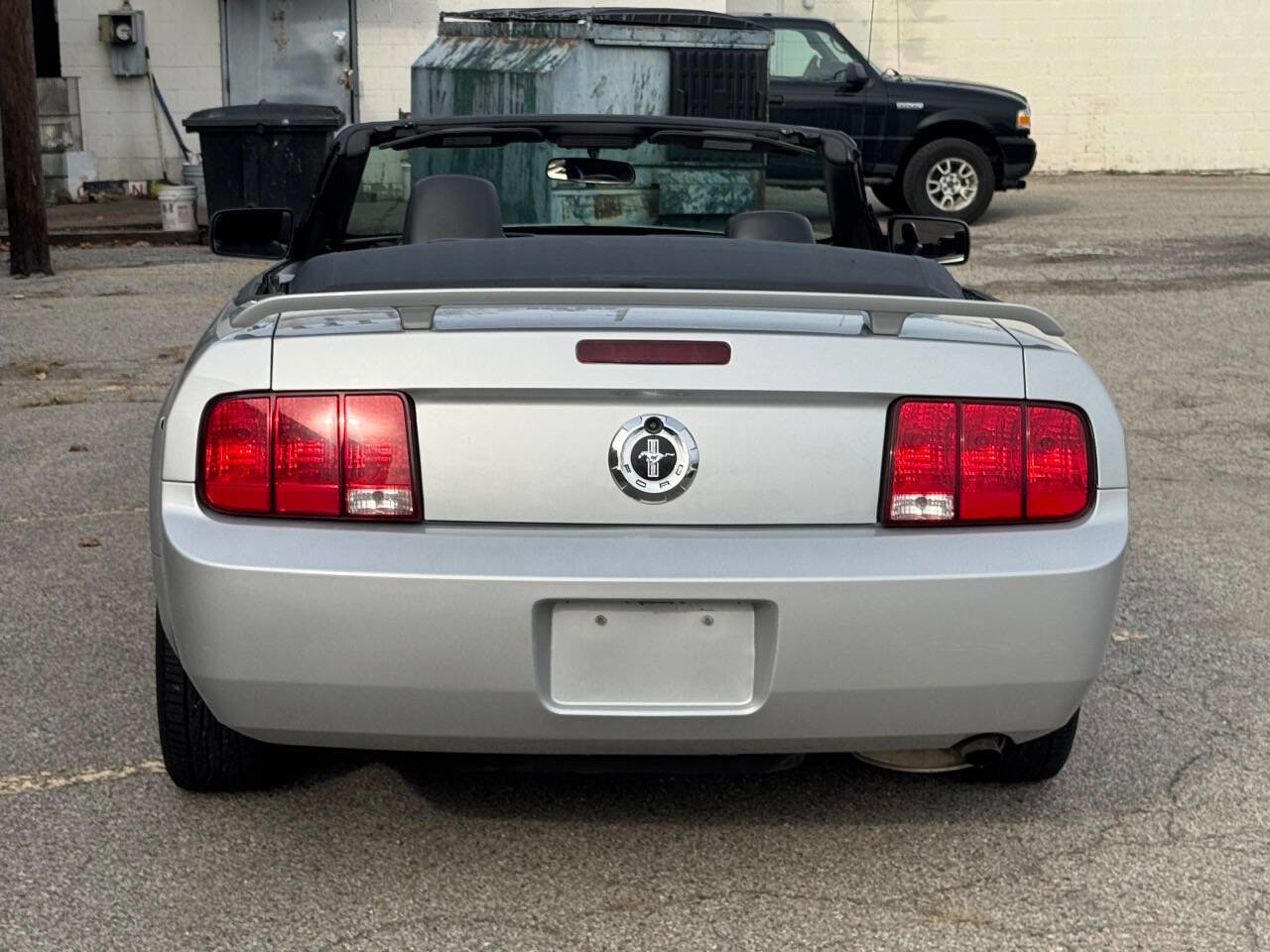 Used 2005 Ford Mustang Convertible image 18