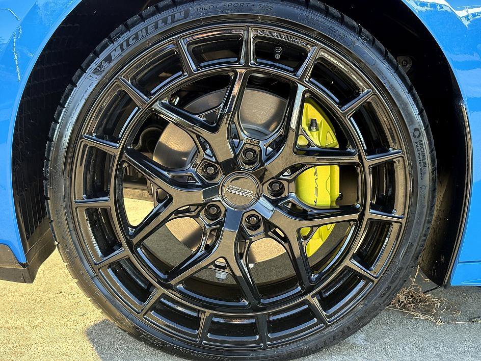 Used 2023 Chevrolet Corvette Stingray Premium Conv w/ Stealth Interior Trim Package image 9