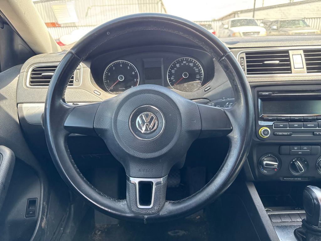Used 2013 Volkswagen Jetta SE FWD image 7