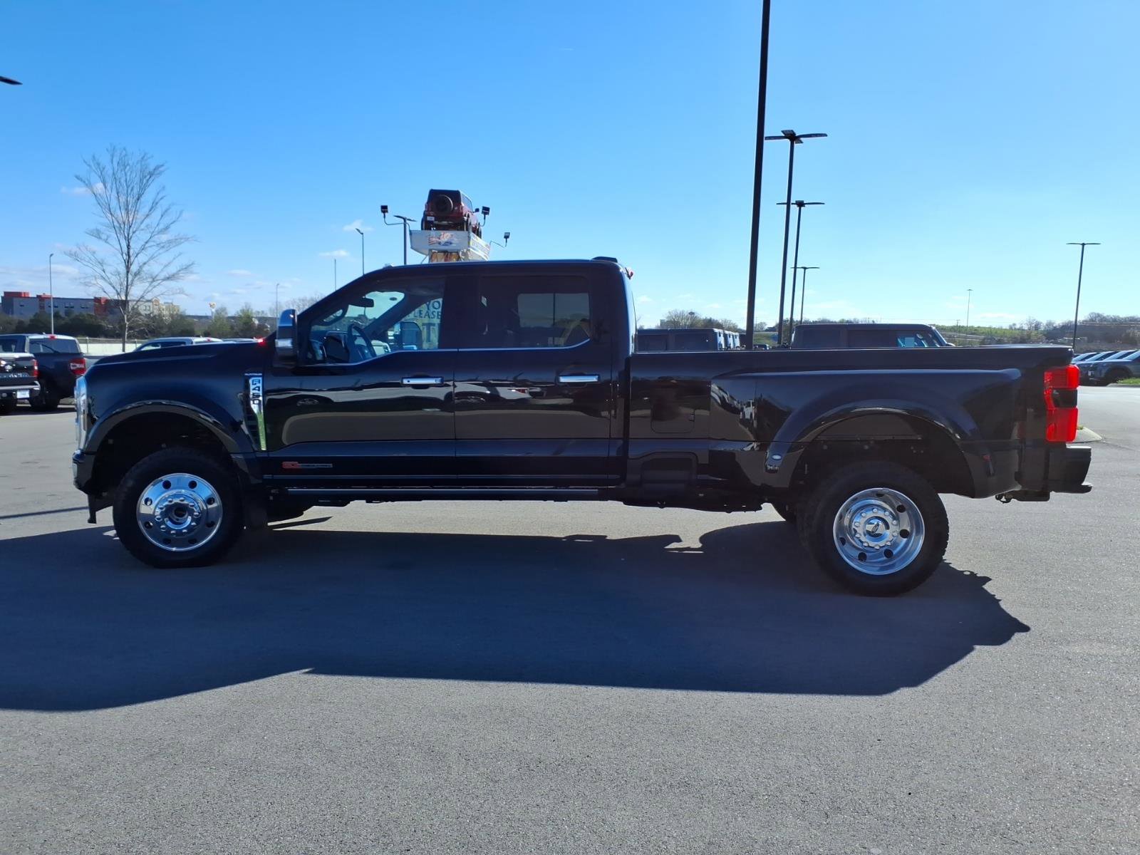 Used 2025 Ford F450 Platinum w/ Platinum Plus Package image 6