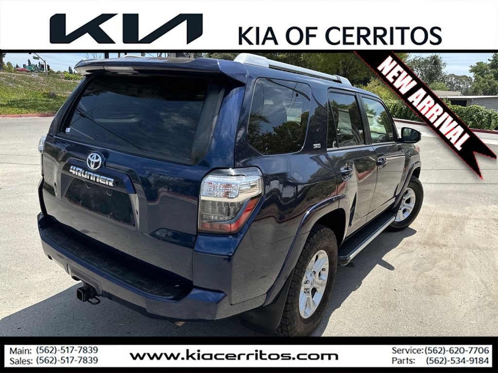 Used 2018 Toyota 4Runner SR5 RWD image 5