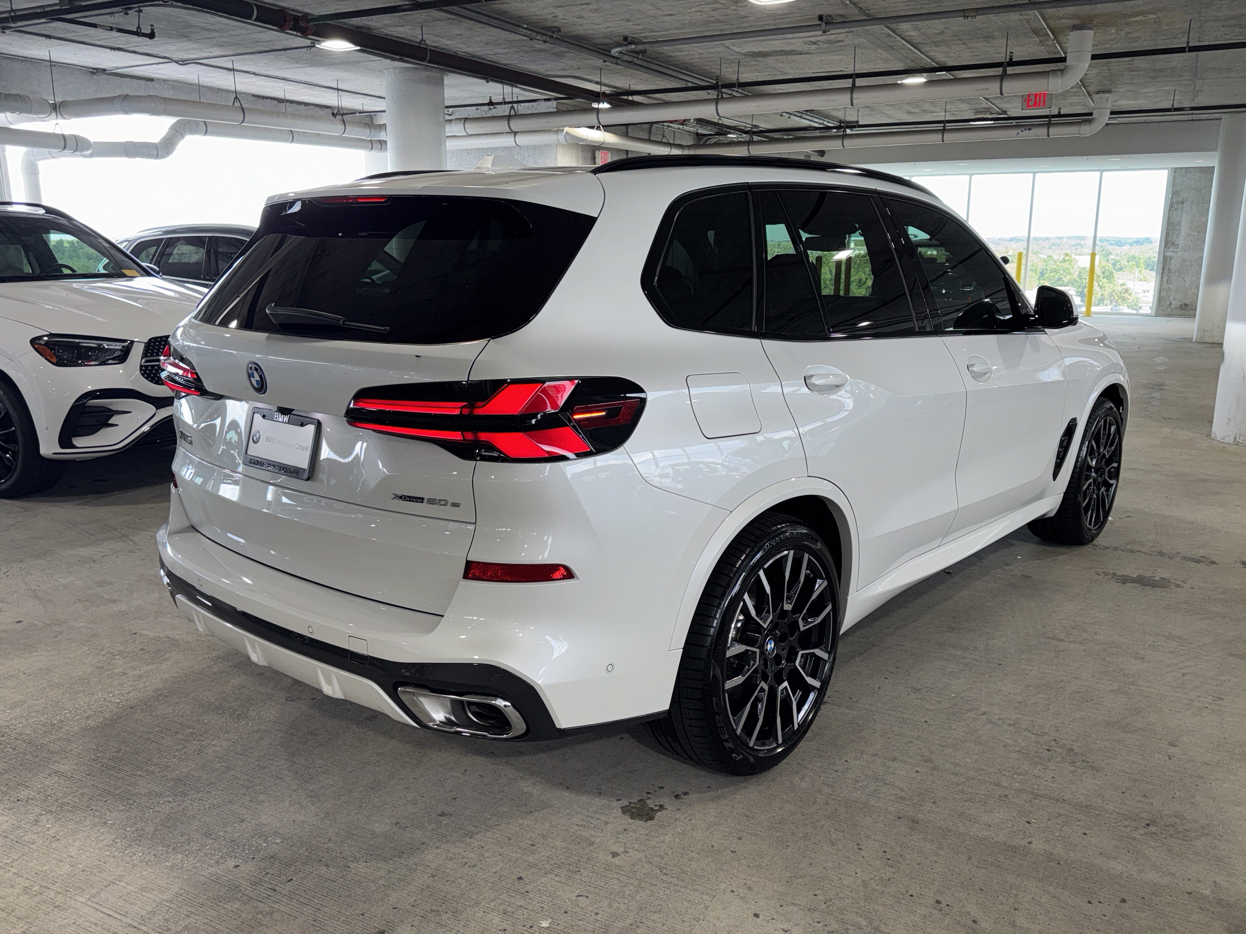 Used 2026 BMW X5 xDrive50e w/ M Sport Package AWD/4WD image 8