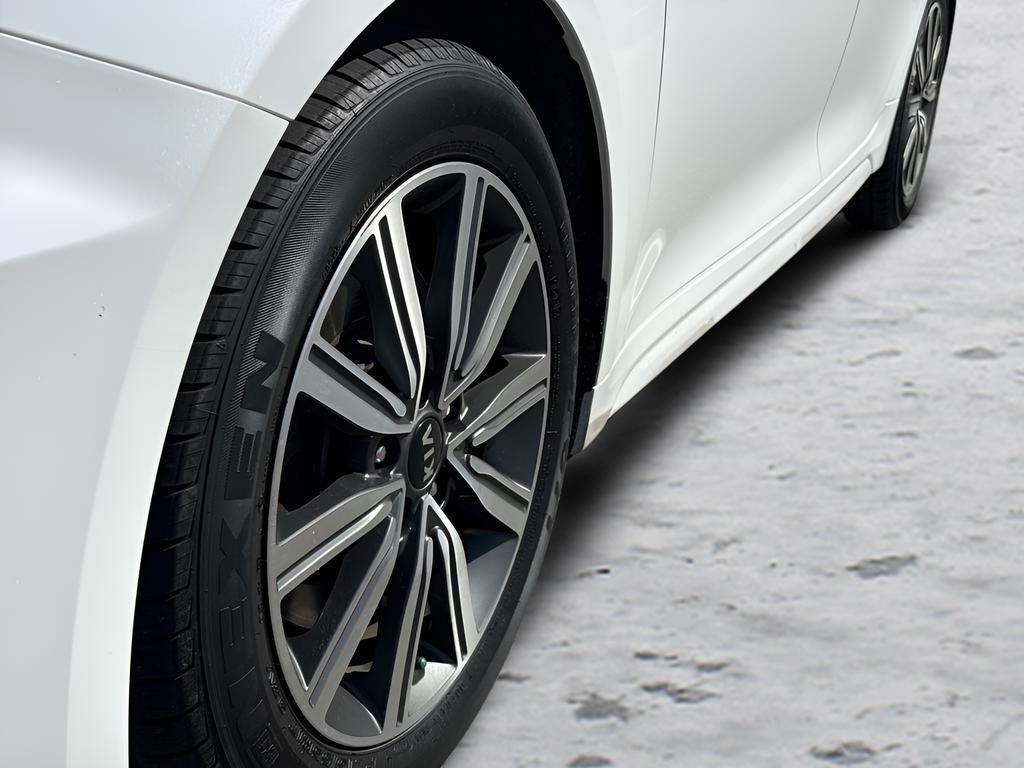 Used 2020 Kia Optima Premium FWD image 26
