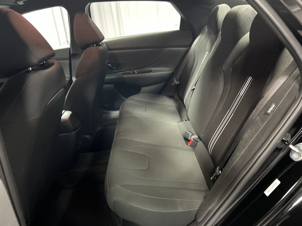 Used 2025 Hyundai Elantra SEL w/ Cargo Package FWD image 21