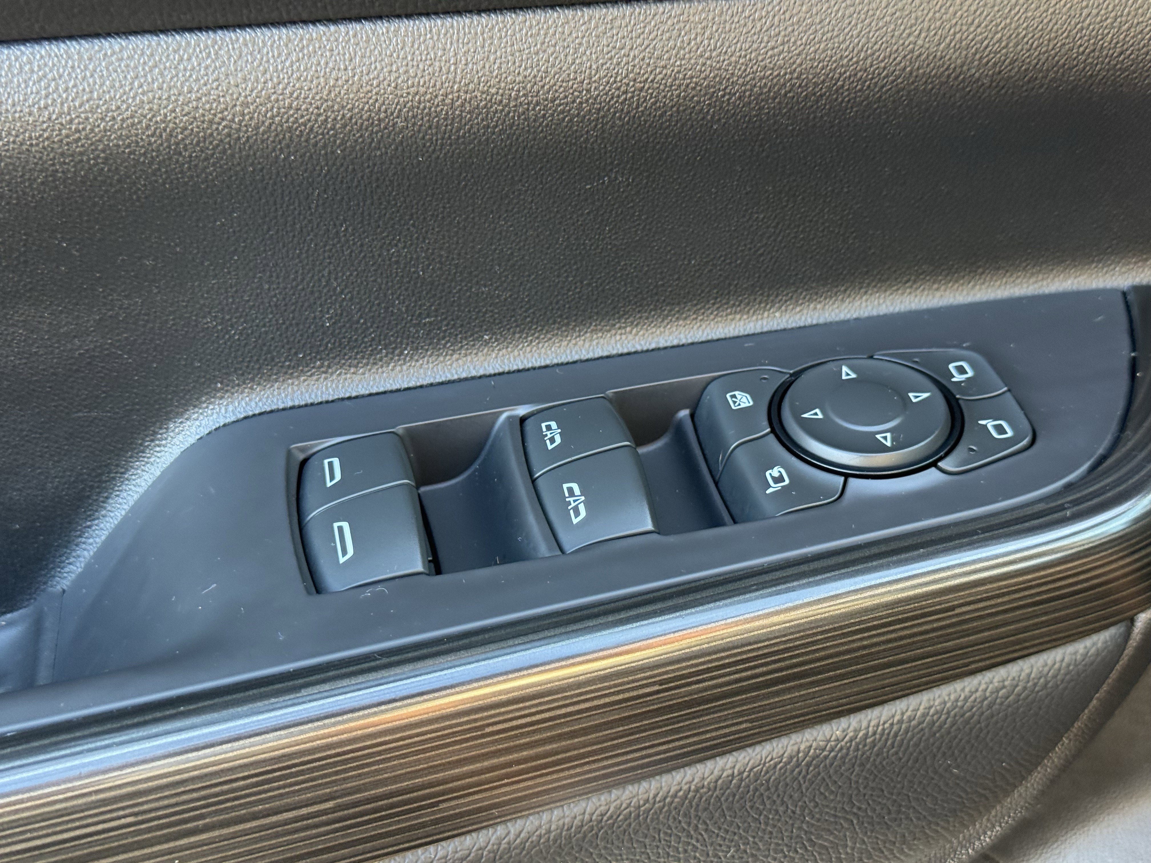 Used 2022 GMC Acadia SLT w/ Elevation Edition image 27