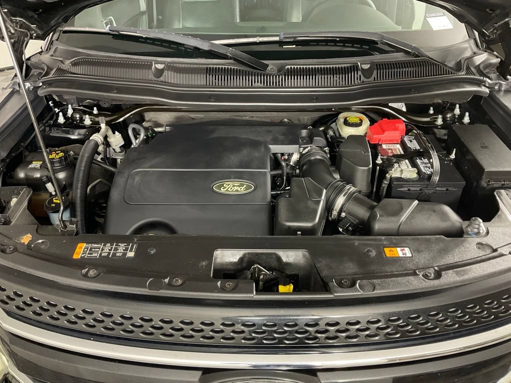 Used 2014 Ford Explorer Limited w/ Equipment Group 302A AWD/4WD image 9