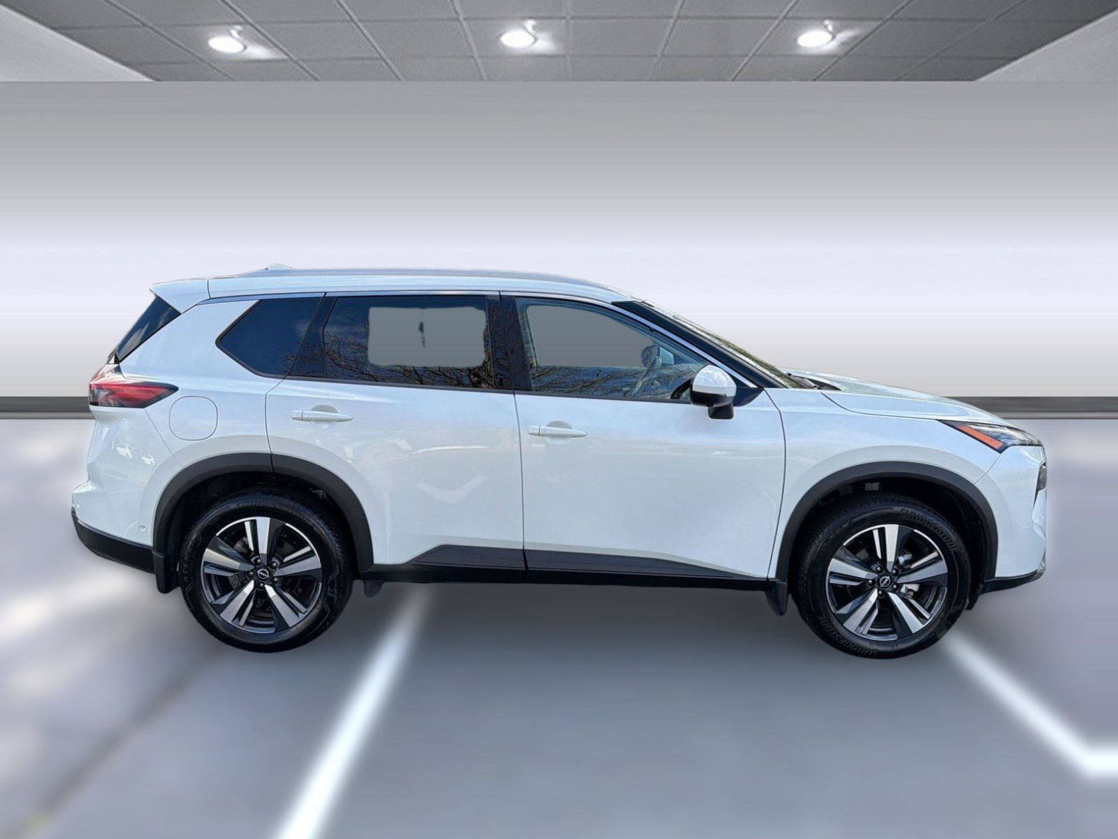 Used 2024 Nissan Rogue SL w/ SL Premium Package image 8