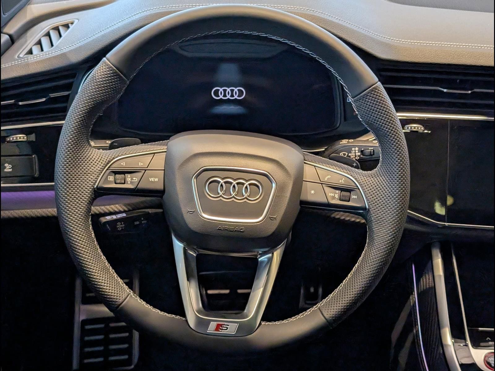 New 2026 Audi SQ7 Premium Plus image 9