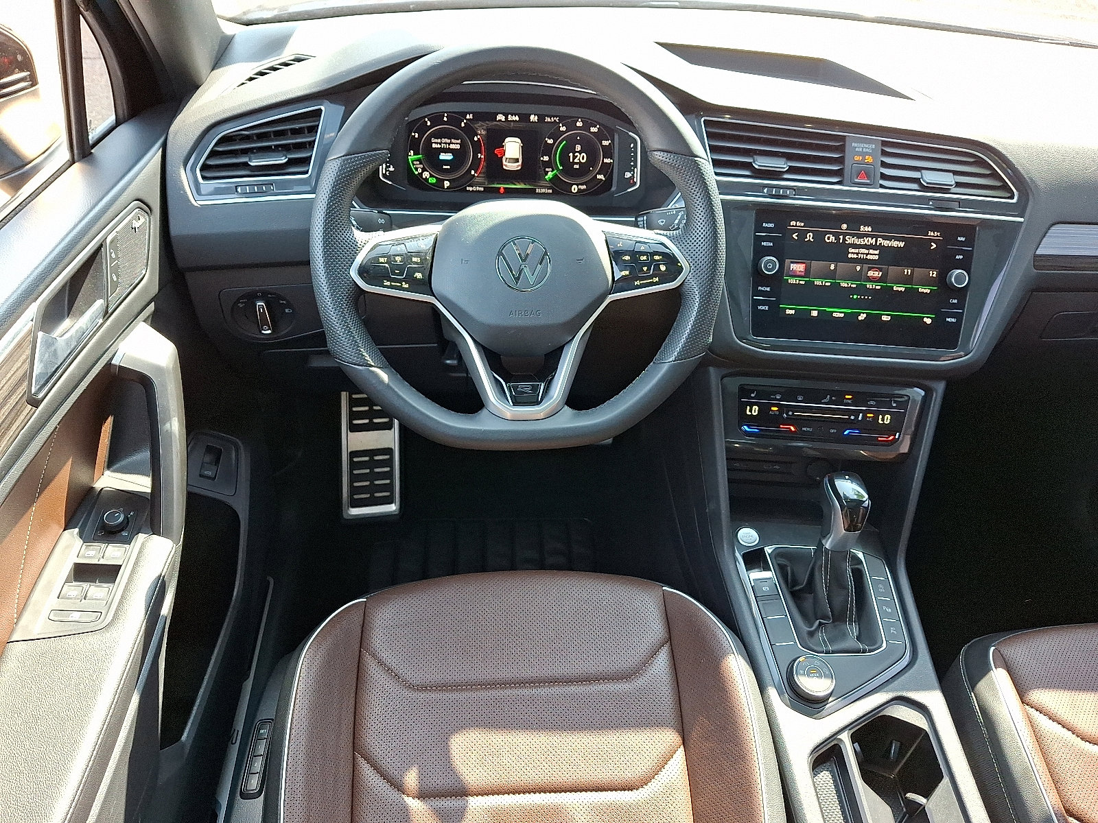 Used 2022 Volkswagen Tiguan SEL R-Line image 12
