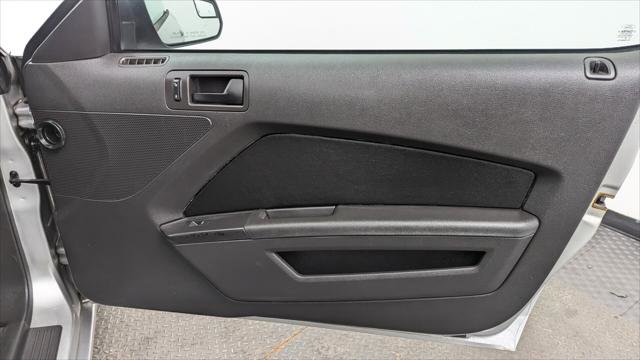 Used 2014 Ford Mustang V6 image 17