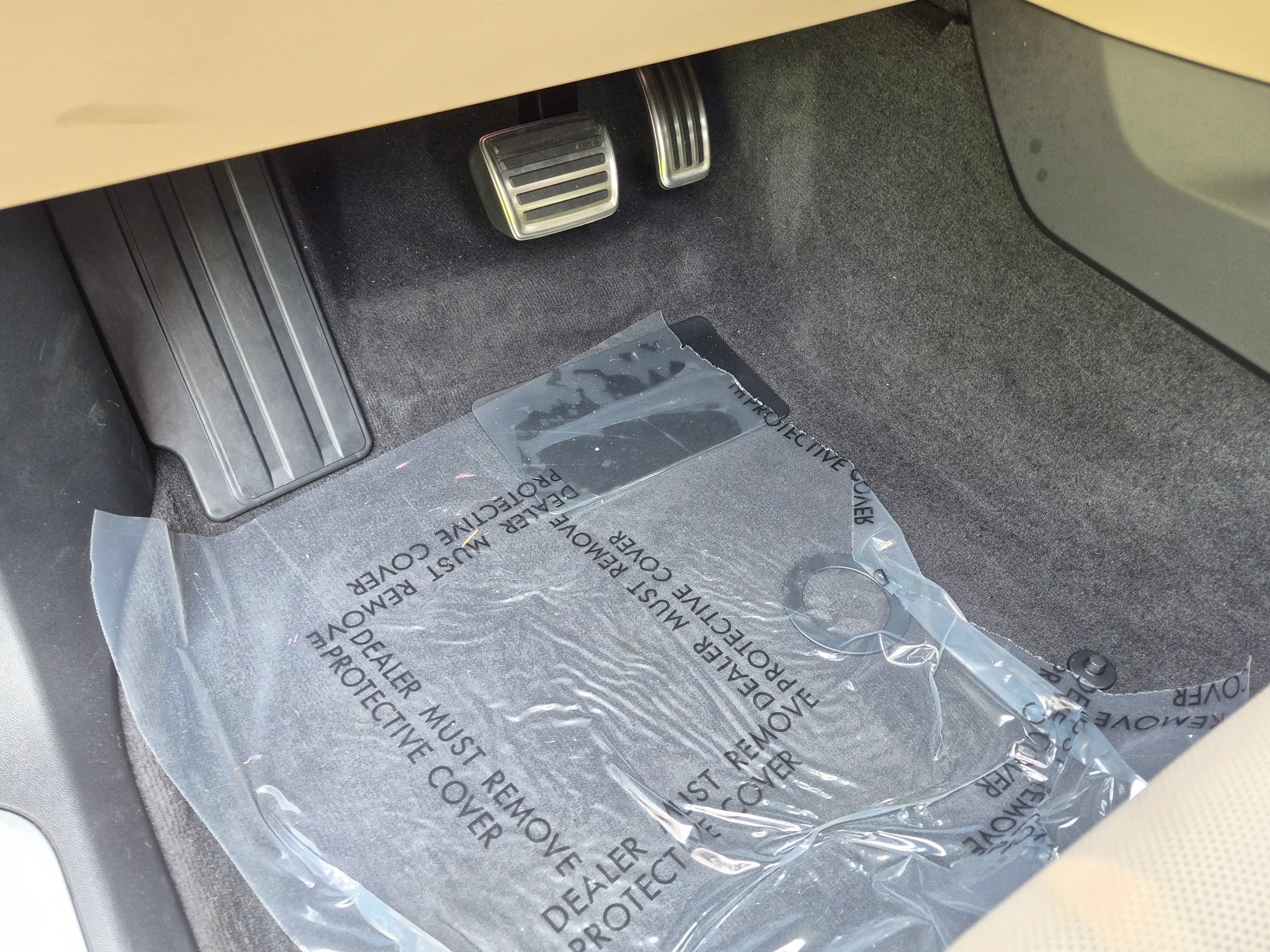 Certified 2025 Porsche Macan Electric RWD image 7