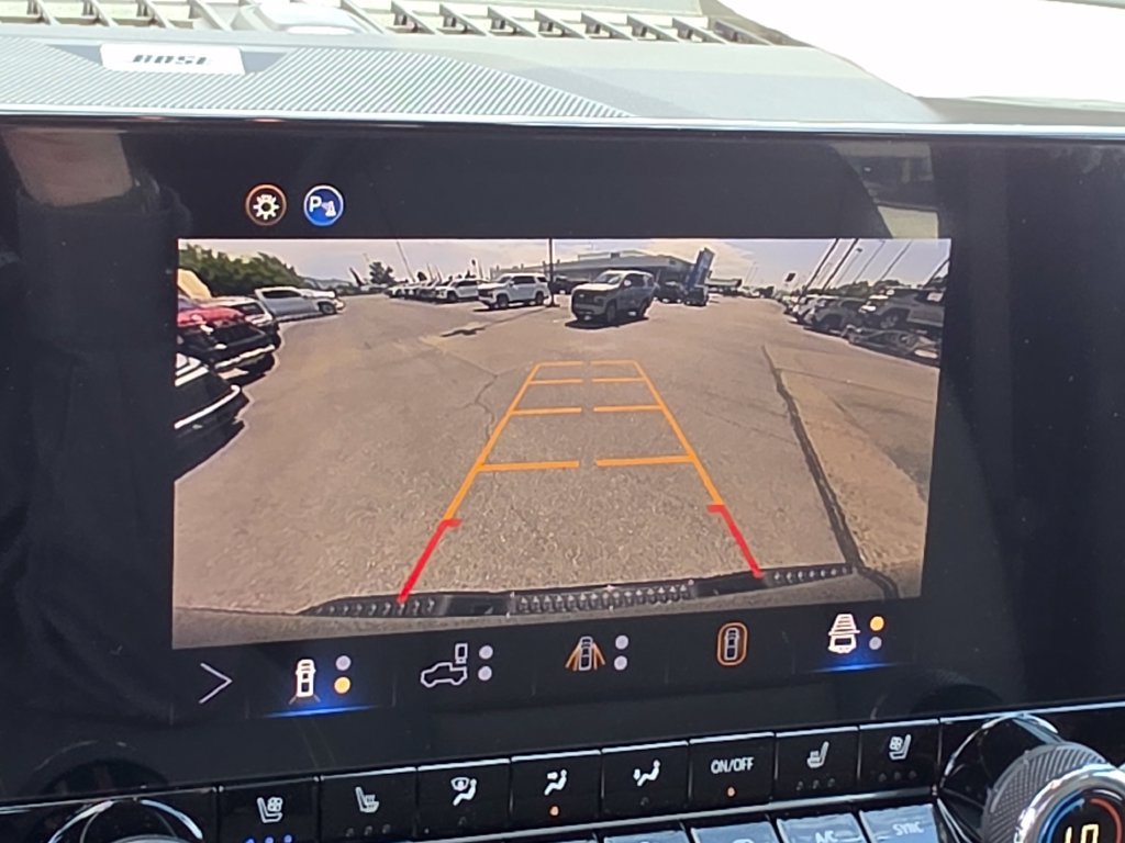 New 2026 Chevrolet Colorado ZR2 w/ Technology Package AWD/4WD image 18