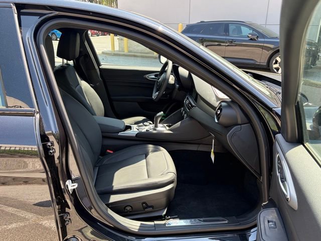 New 2026 Alfa Romeo Giulia AWD w/ Driving Assist Package image 39