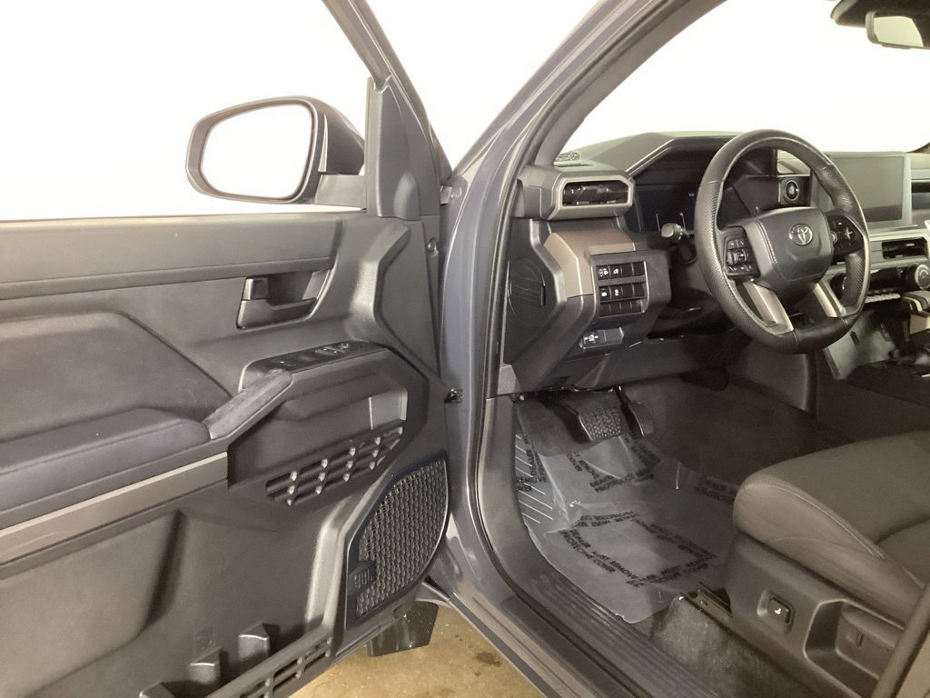 Used 2024 Toyota Tacoma SR5 AWD/4WD image 10