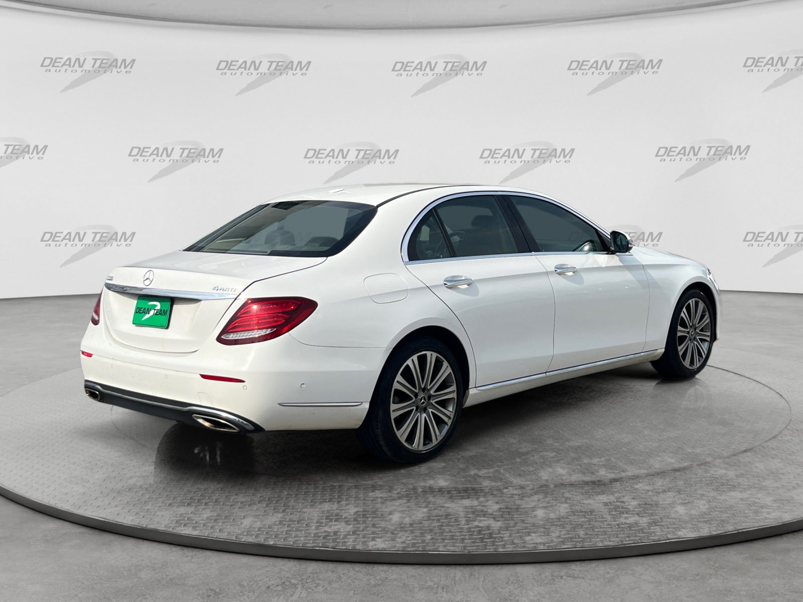 Used 2018 Mercedes-Benz E 300 4MATIC image 7