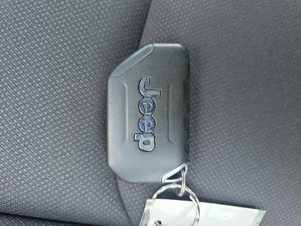Used 2022 Jeep Wrangler Sport AWD/4WD image 33