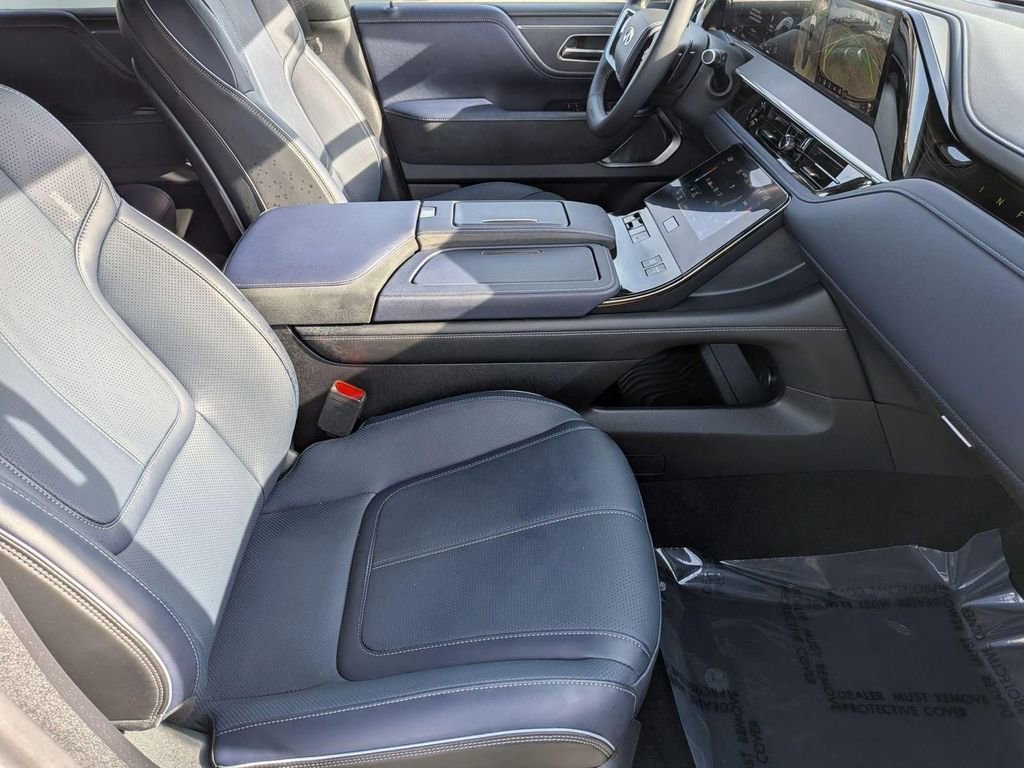 New 2026 INFINITI QX80 4WD w/ Sport Exterior Package image 32