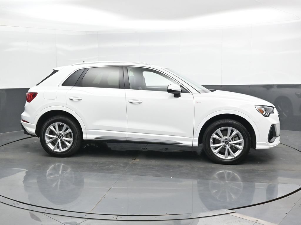 Used 2023 Audi Q3 2.0T Premium image 3