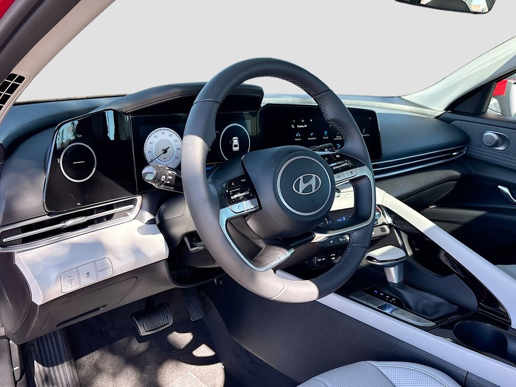 New 2025 Hyundai Elantra Limited image 9