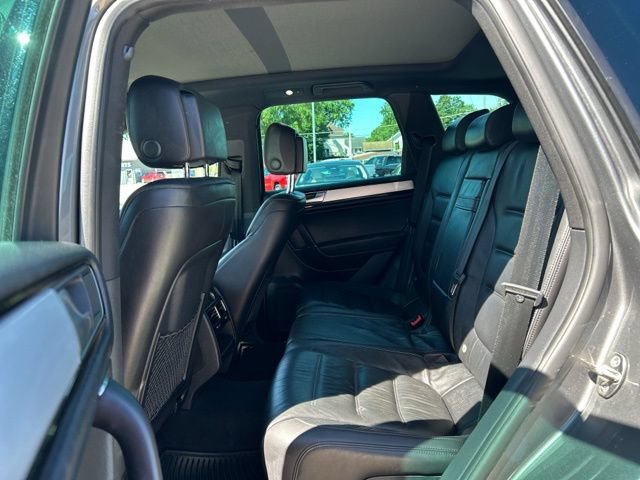 Used 2017 Volkswagen Touareg Wolfsburg Edition AWD/4WD image 18