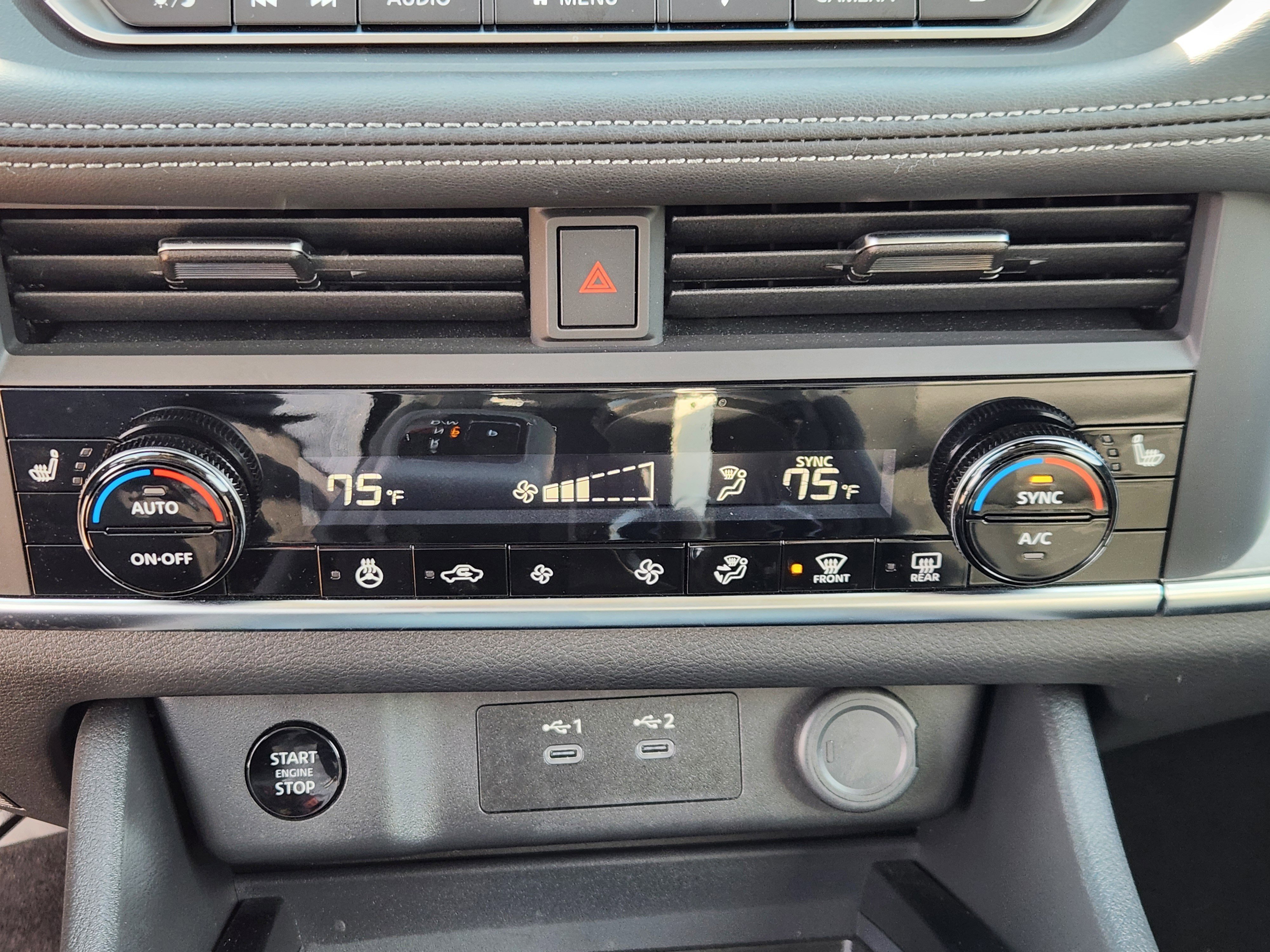 Used 2024 Nissan Rogue SV w/ SV Premium Package image 21