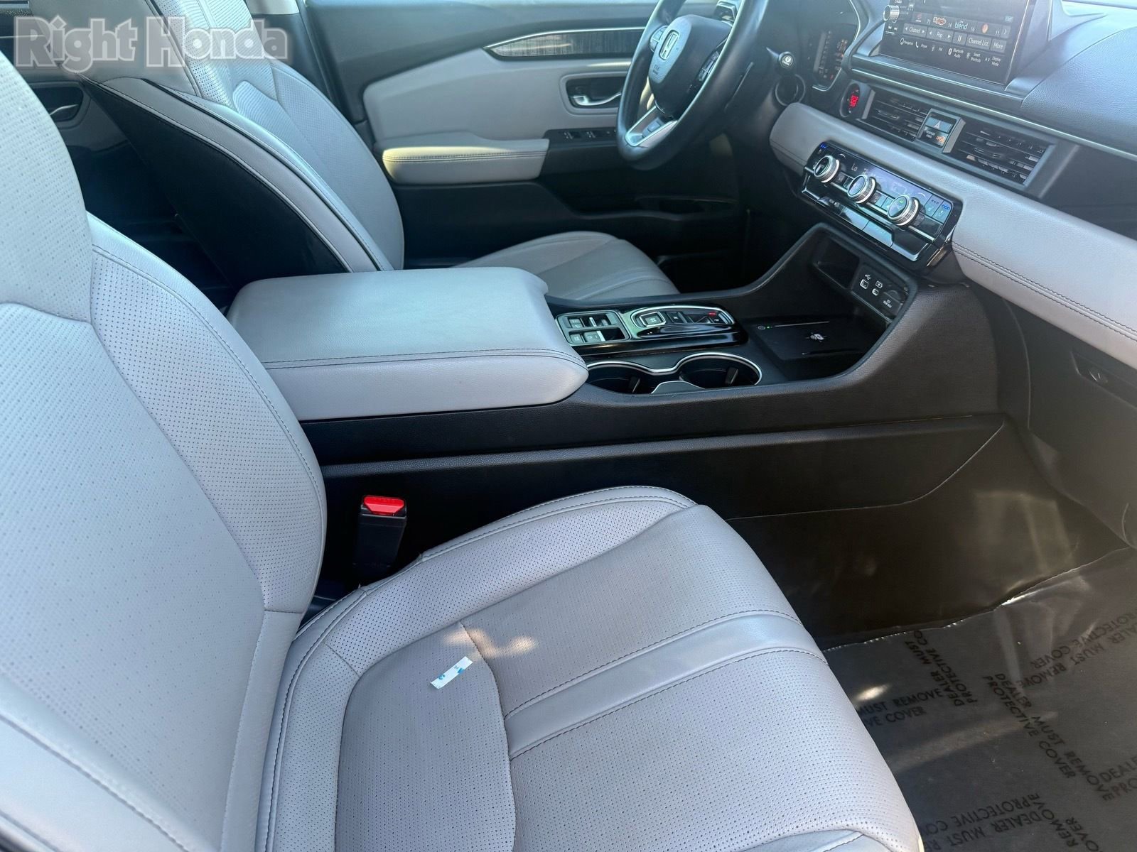 Used 2023 Honda Pilot Elite image 32