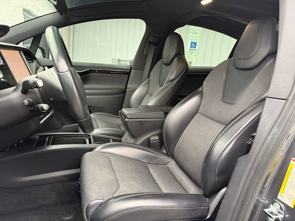 Used 2018 Tesla Model X 75D image 6